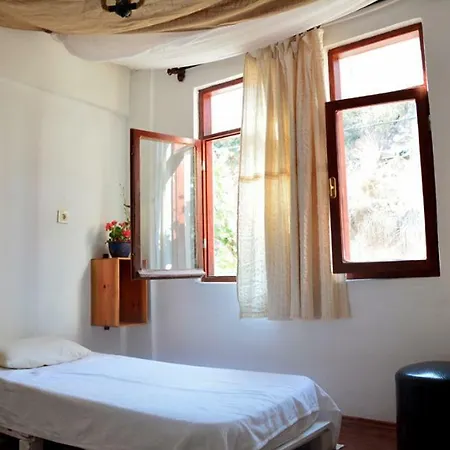 Quarto em Acomodações Particulares Pedro Mamma's Faralya